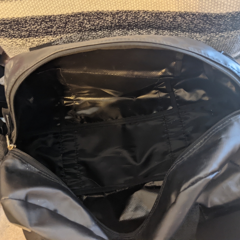 Black duffel - Picture 6 of 8